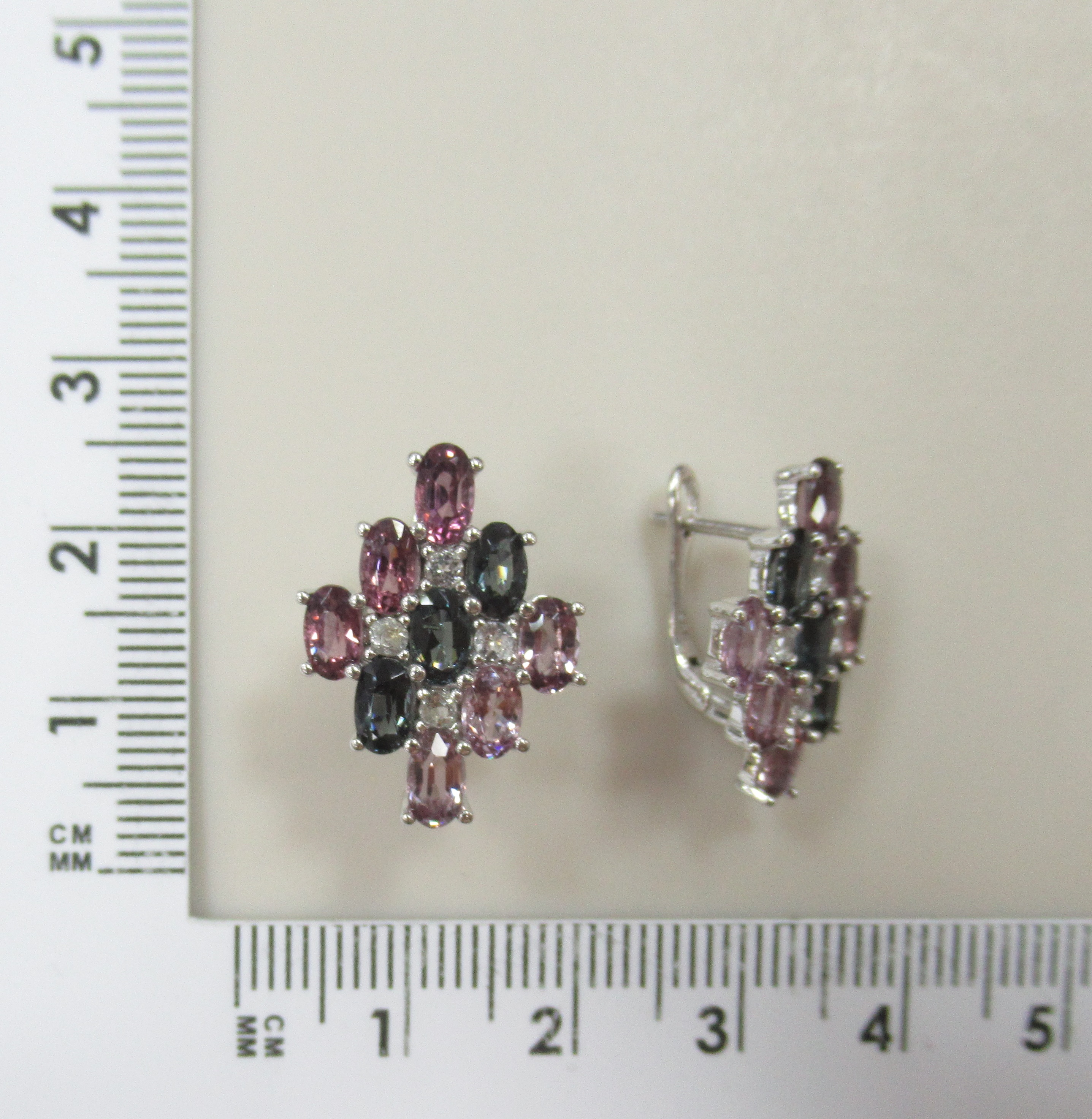 Серебряные серьги с разноцветной шпинелью